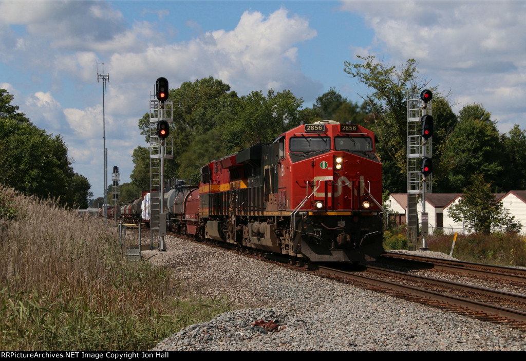 CN 2856 & KCS 5004 roll east through West Tappan with A492